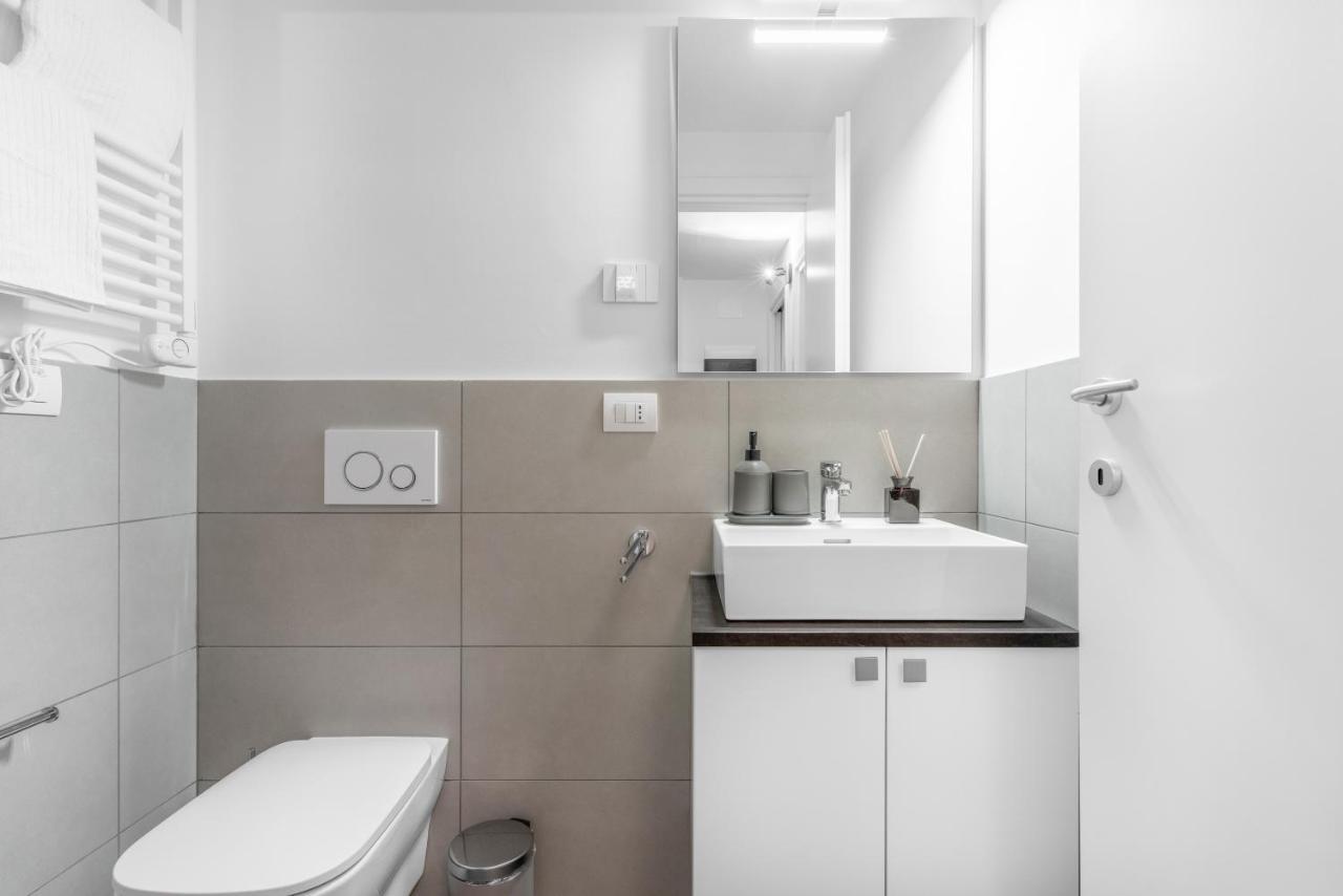 Modern With Terrace & Garage By Ndp Rent Apartment Милано Екстериор снимка